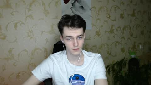 traqqq online show from April 5, 8:28 pm