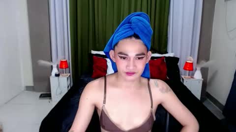 xtspetitehugecock online show from April 14, 6:16 am