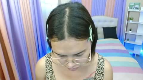 CHLOES ROOM online show from February 21, 7:00 am