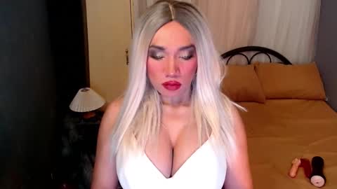 Snapshot of xxcinddyxx chatting on September 18, 10:19 am cinddy online show from September 18, 10:19 am