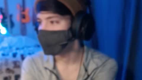 Snapshot of xxwhitefoxx chatting on October 29, 10:50 am David Fox online show from October 29, 10:50 am