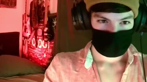 Snapshot of xxwhitefoxx chatting on March 12, 8:19 am David Fox online show from March 12, 8:19 am