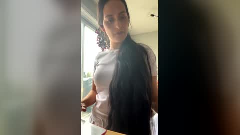 Lola online show from May 13, 5:22 pm
