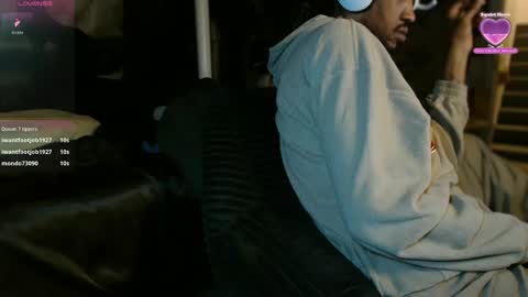 xxxjrstrokesxxx online show from November 28, 1:57 am