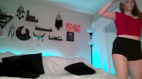 Lola online show from September 13, 9:01 am