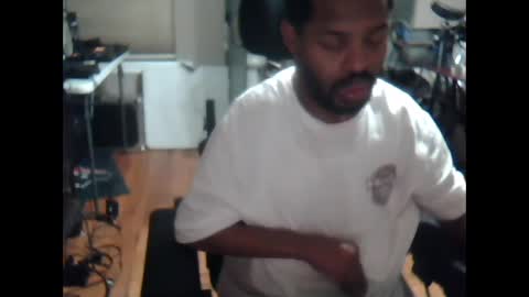 xxxonwheelz online show from September 20, 4:48 am