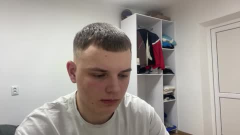 Leo online show from February 19, 8:41 pm