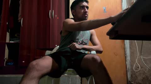 Snapshot of y0ungwithbrowndick chatting on December 26, 5:26 am BROWN DICK online show from December 26, 5:26 am