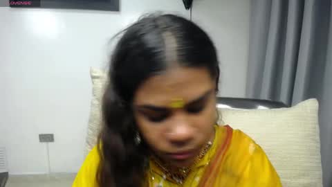 yazhini online show from April 7, 11:56 am