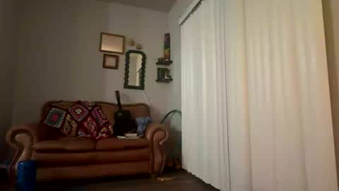 yagirlpeachezzz online show from July 12, 2:59 am