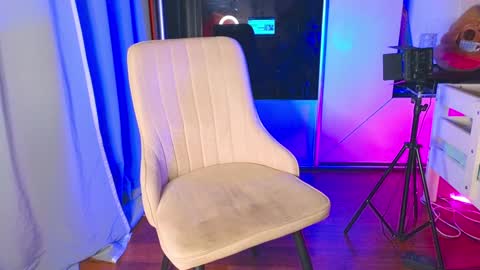 Yan online show from February 3, 5:35 pm