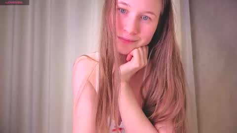 Snapshot of yana_squrel_22 chatting on October 11, 2:11 pm Yana online show from October 11, 2:11 pm