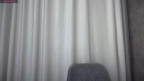Snapshot of yana_squrel_22 chatting on October 23, 11:27 pm Yana online show from October 23, 11:27 pm