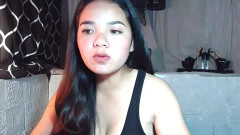 YANA online show from April 4, 3:08 pm