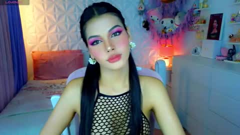 YANG AUDREY LONE online show from October 13, 9:00 am