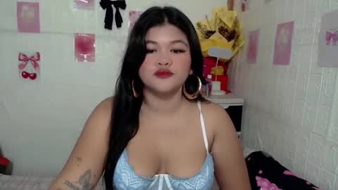 hi im yannie new here online show from November 19, 7:51 am