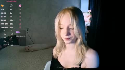 Anny online show from March 17, 3:28 pm