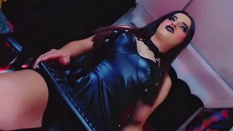 yarethrousss online show from January 10, 7:58 am