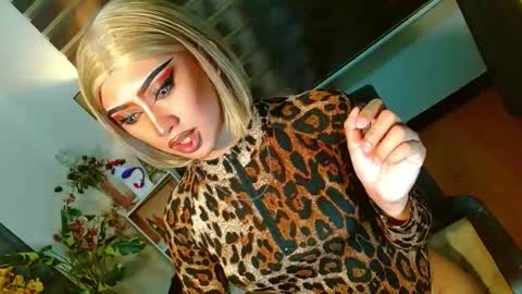 miss yasii online show from April 9, 3:50 pm