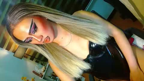 miss yasii online show from May 8, 2:34 pm