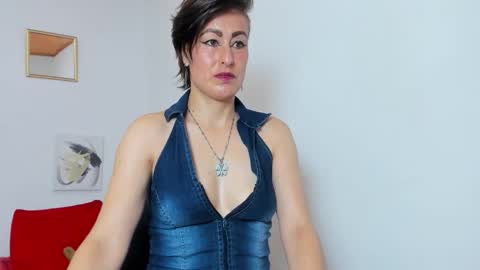 Yasemin online show from November 10, 10:51 am