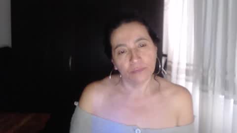 Snapshot of yasmin_love85 chatting on December 2, 5:21 pm yasmin_love85 online show from December 2, 5:21 pm