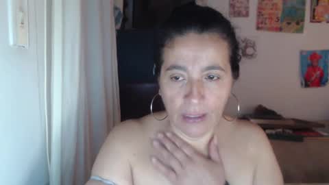 Snapshot of yasmin_love85 chatting on September 18, 2:32 pm yasmin_love85 online show from September 18, 2:32 pm
