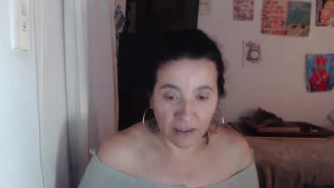 Snapshot of yasmin_love85 chatting on October 14, 4:32 pm yasmin_love85 online show from October 14, 4:32 pm