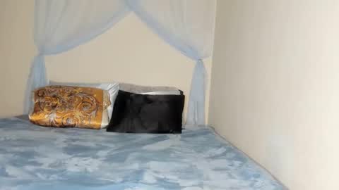 Yasmina online show from December 18, 1:56 am