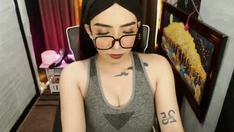 yassiered online show from June 1, 1:40 am