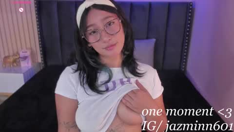 Yazmin online show from March 8, 3:02 pm