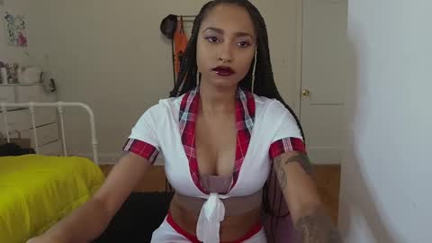 Snapshot of yazminroyal chatting on October 14, 12:13 am Yazmin Royal online show from October 14, 12:13 am