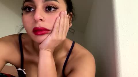 yazzydeleon online show from November 13, 7:22 am