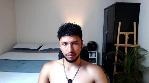 yeff online show from June 1, 11:06 pm