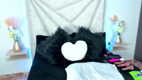 Yeli Amber online show from March 27, 5:58 pm