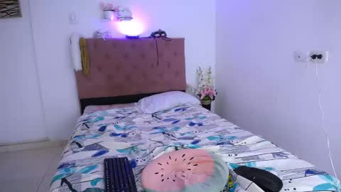 Snapshot of yemfairymcry chatting on March 3, 6:56 pm YEM online show from March 3, 6:56 pm