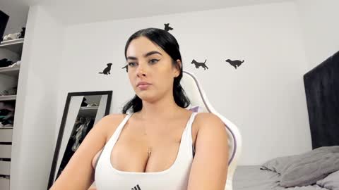 yenifer016 online show from January 7, 2:31 am