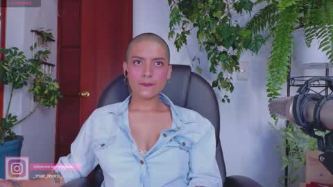 yeriawaddell  online show from March 1, 10:25 pm