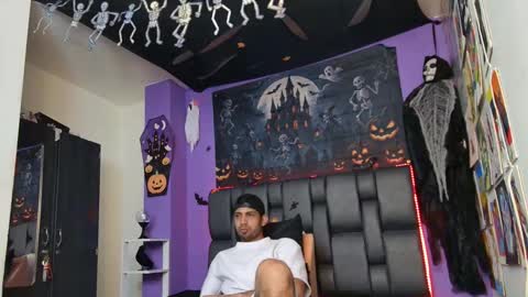 Snapshot of yerk_drom chatting on October 23, 7:15 pm yerk_drom online show from October 23, 7:15 pm
