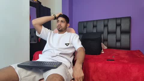 Snapshot of yerk_drom chatting on October 3, 7:33 pm yerk_drom online show from October 3, 7:33 pm