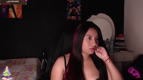 Yesi online show from December 7, 3:47 pm