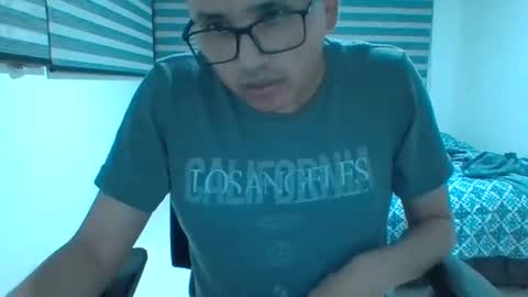 yesidxxx123_ online show from April 26, 4:54 am