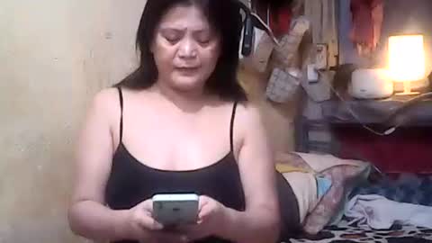 Snapshot of yesimpretty chatting on November 1, 6:29 pm hi im bea online show from November 1, 6:29 pm