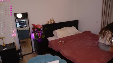 Snapshot of yess_kiki chatting on October 9, 7:14 am Kiki online show from October 9, 7:14 am