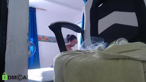 yessica and andres online show from February 8, 6:11 pm