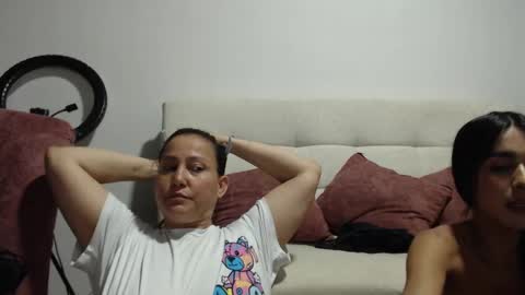 yessica and andres online show from September 17, 2:15 am