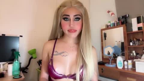 yessica online show from April 29, 5:30 pm