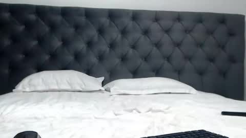 ynnasquirt online show from March 8, 8:22 am