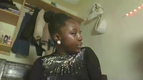 ynw749034 online show from July 14, 6:02 pm