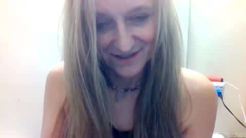 yogabuttttttt online show from October 10, 5:35 am